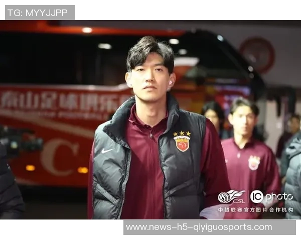 颜骏凌迎来职业生涯新里程碑上海海港门将出战500场赛事纪念夜
