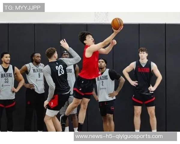 杨瀚森回应记者提问称将与克林根联手对抗比卢普斯